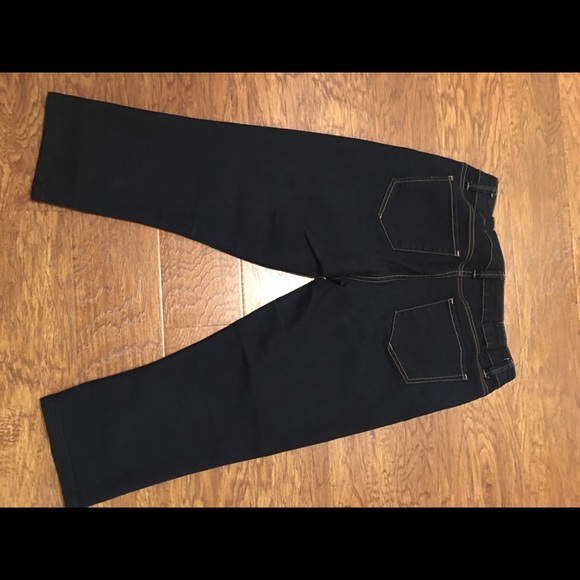 Blue Jean Stretch Capris - Picture 3 of 3